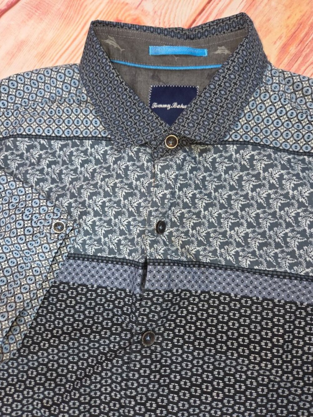 Tommy Bahama Short-Sleeve Silk Shirt Large